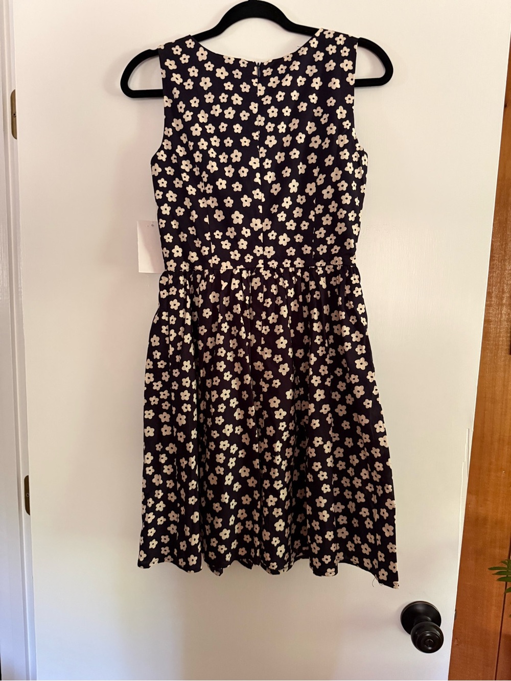 NWT TULIP B SIZE MEDIUM SLEEVELESS DRESS. - Picture 5 of 7